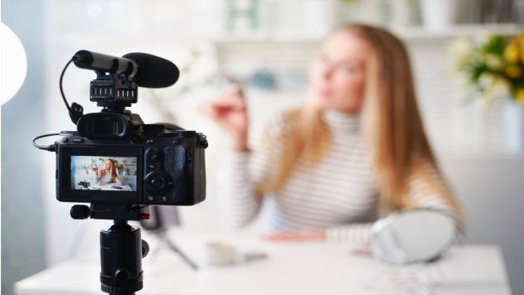 The Benefits Of Incorporating Video Into Your Blogging Strategy